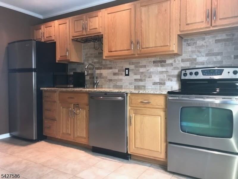 7 Troy Dr #B - Photo 5 of 12