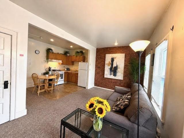 110 North Aurora Street - Photo 2 of 3