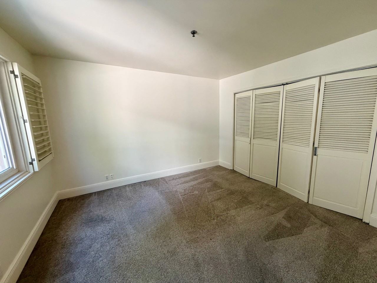 120 S Mentor Ave #304 - Photo 5 of 11