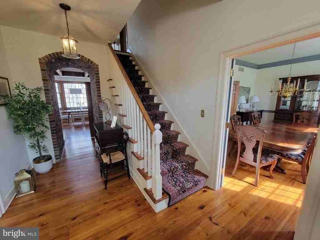 14 Barberry Ln - Photo 4 of 33