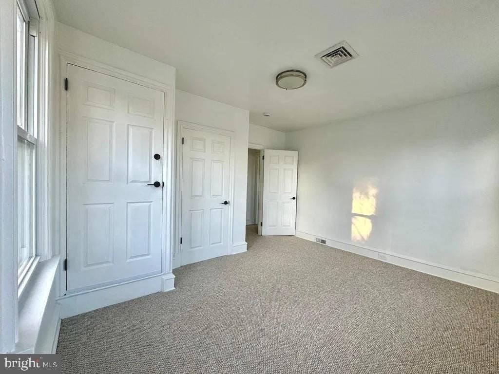 1121 Rosedale Ave #2 - Photo 5 of 31