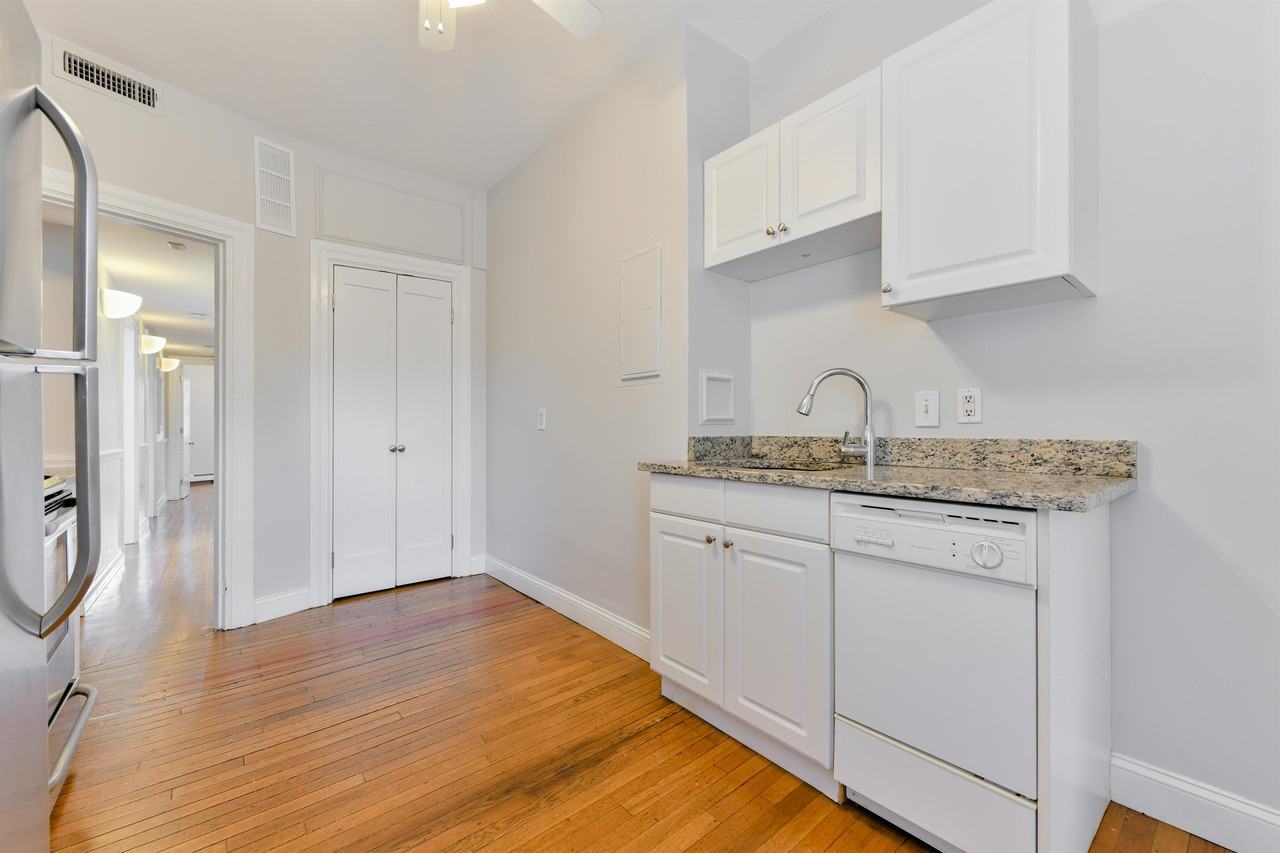 707-715 Centre St - Photo 2 of 20