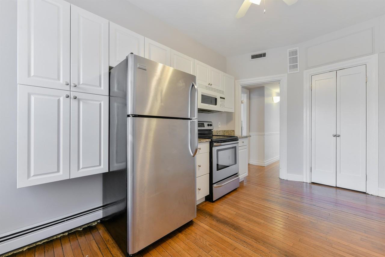 707-715 Centre St - Photo 3 of 20