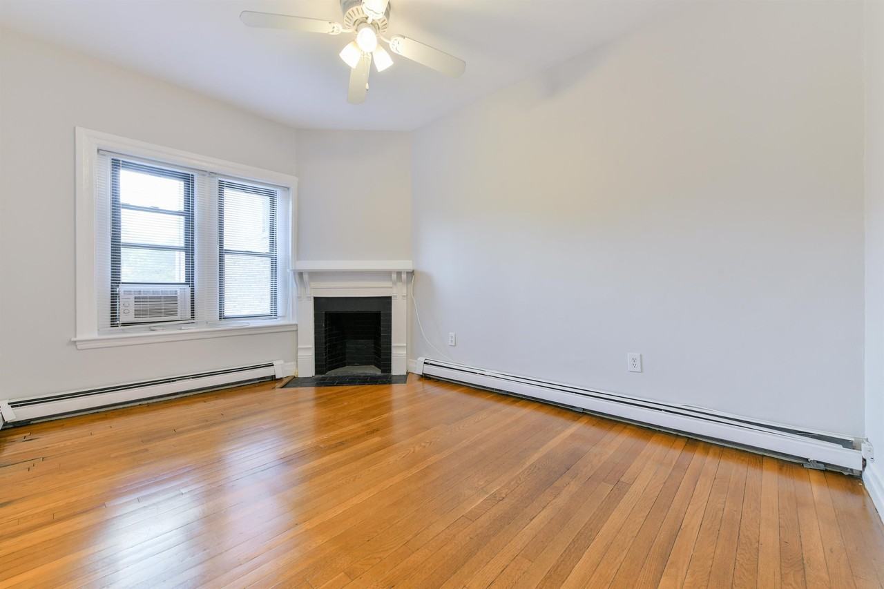 707-715 Centre St - Photo 4 of 20