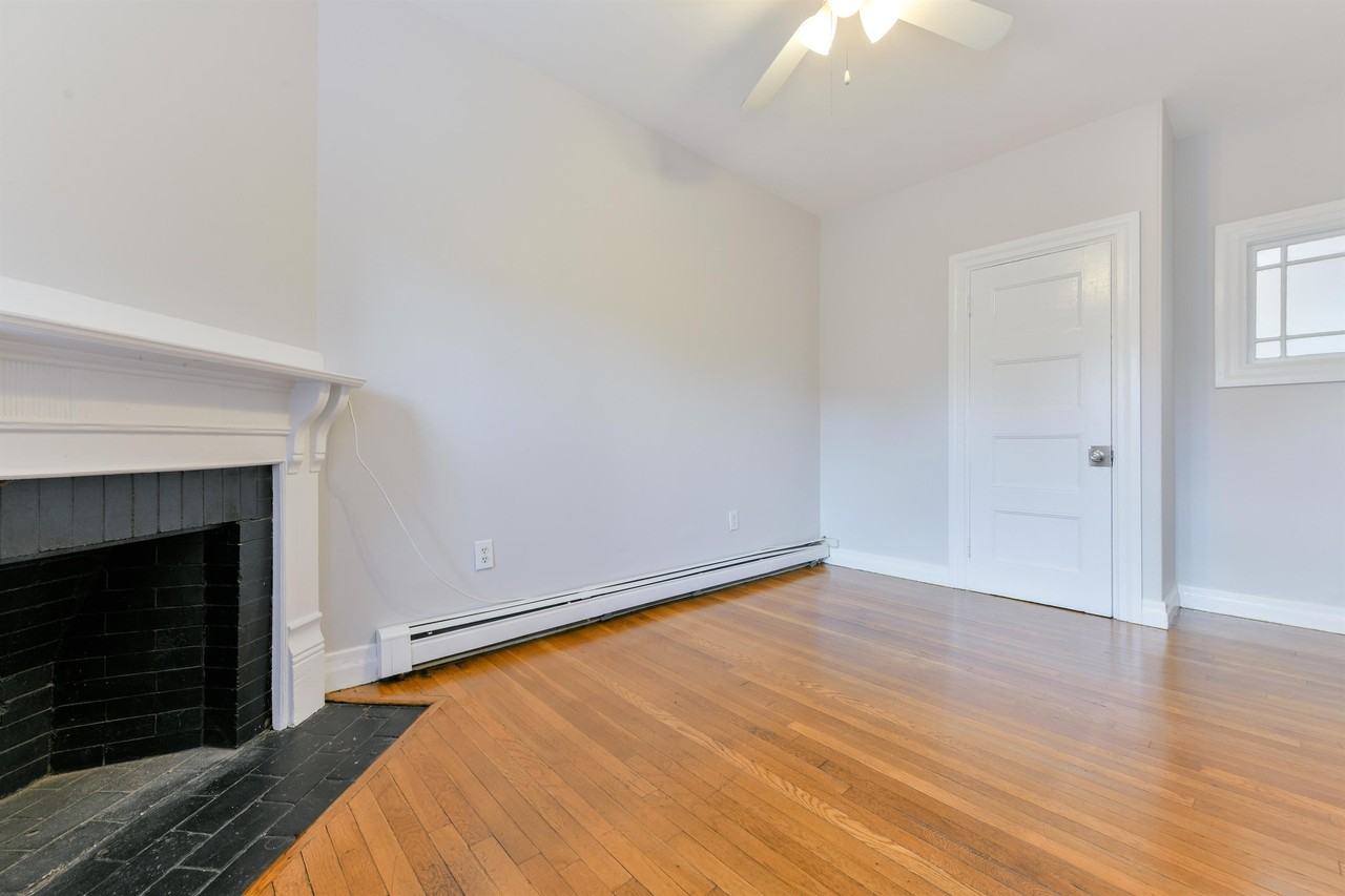 707-715 Centre St - Photo 5 of 20