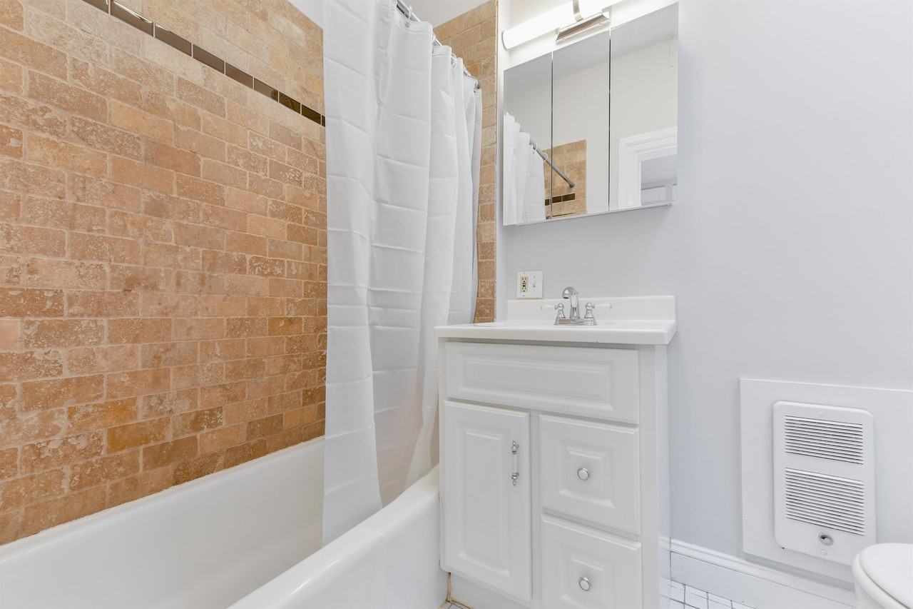 707-715 Centre St - Photo 6 of 20