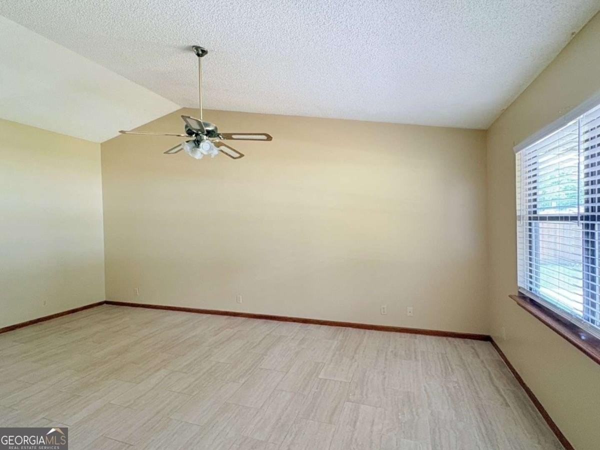 603 Plantation Village Dr - Photo 6 of 45