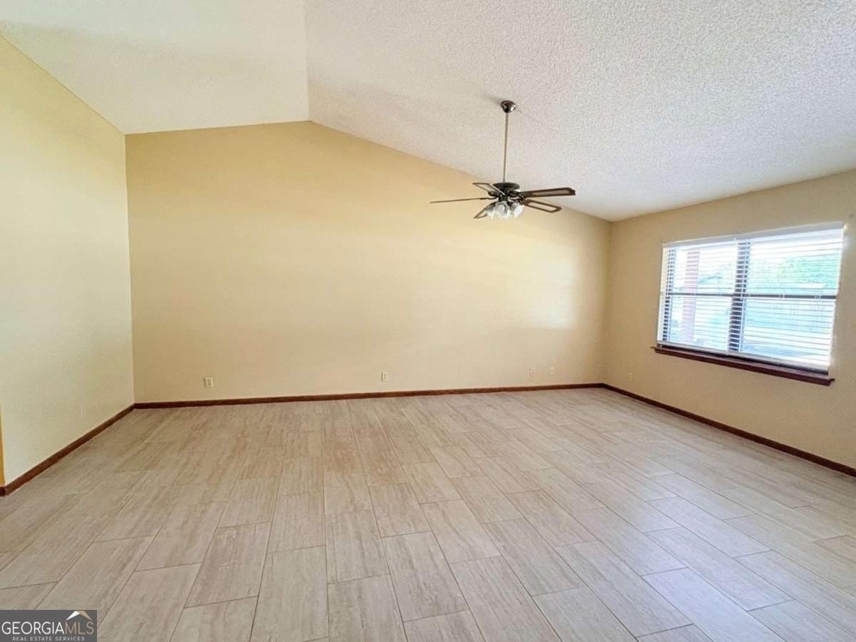 603 Plantation Village Dr - Photo 7 of 45