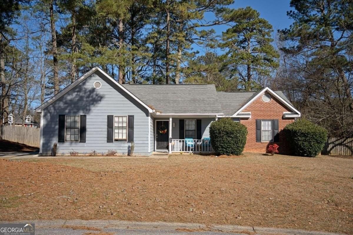 1528 Carriage Ln - Photo 2 of 31