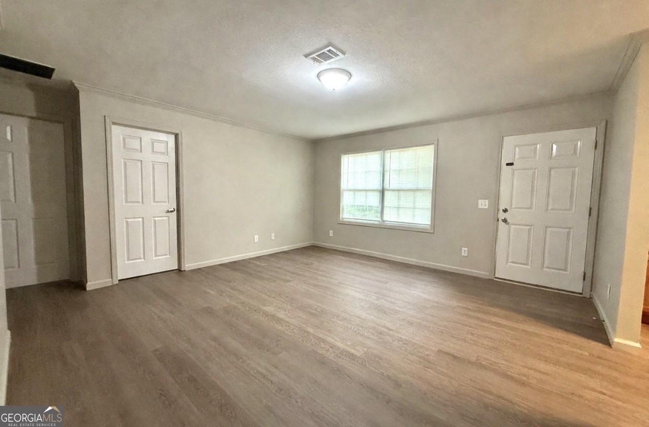 103 Sycamore Dr - Photo 4 of 13