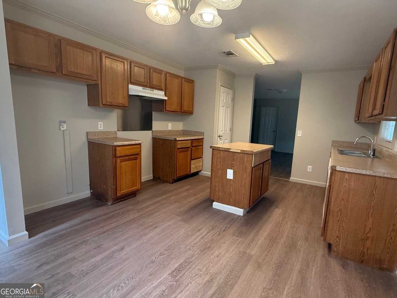 103 Sycamore Dr - Photo 6 of 13