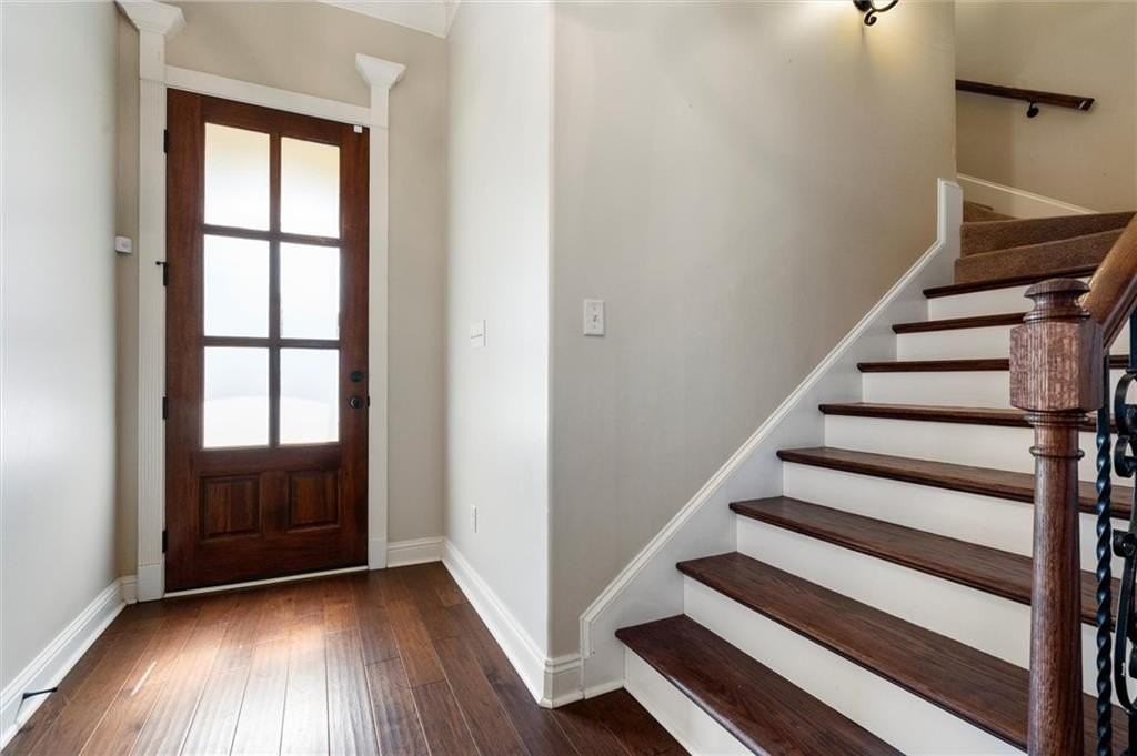 1056 Linlen Ave - Photo 2 of 22