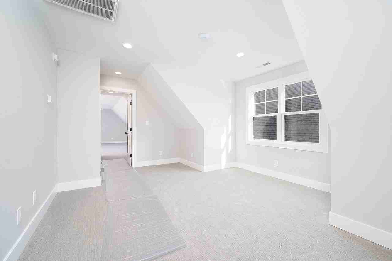217 Bentley Grove Way - Photo 4 of 21