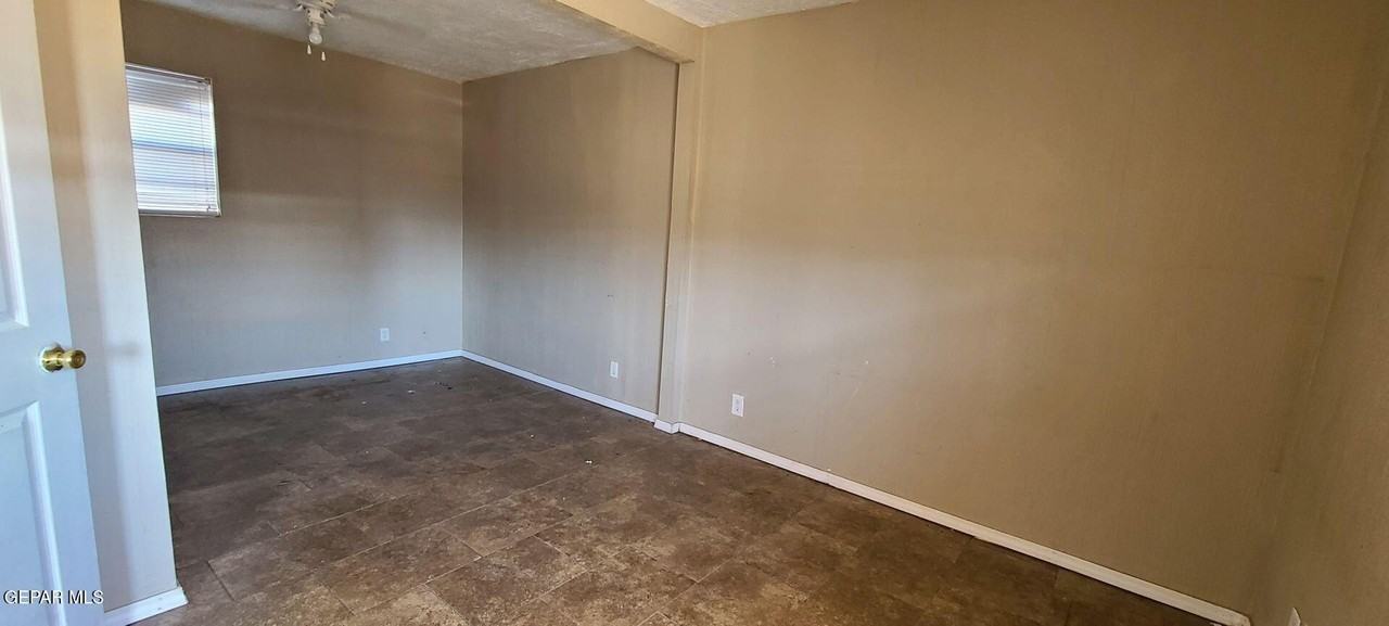 8817 Lawson St #B - Photo 4 of 7