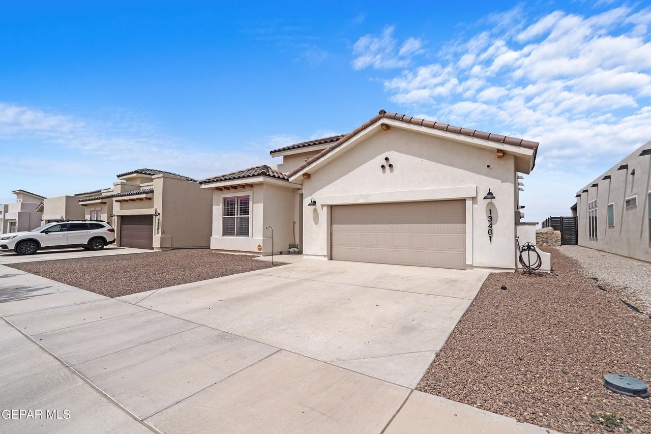 13401 Carterton Ave - Photo 2 of 33