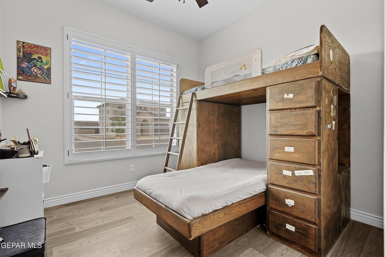 13401 Carterton Ave - Photo 5 of 33