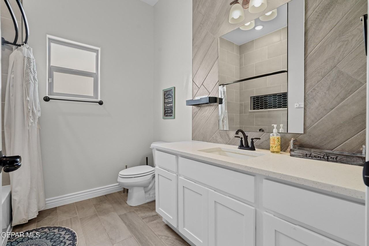 13401 Carterton Ave - Photo 7 of 33