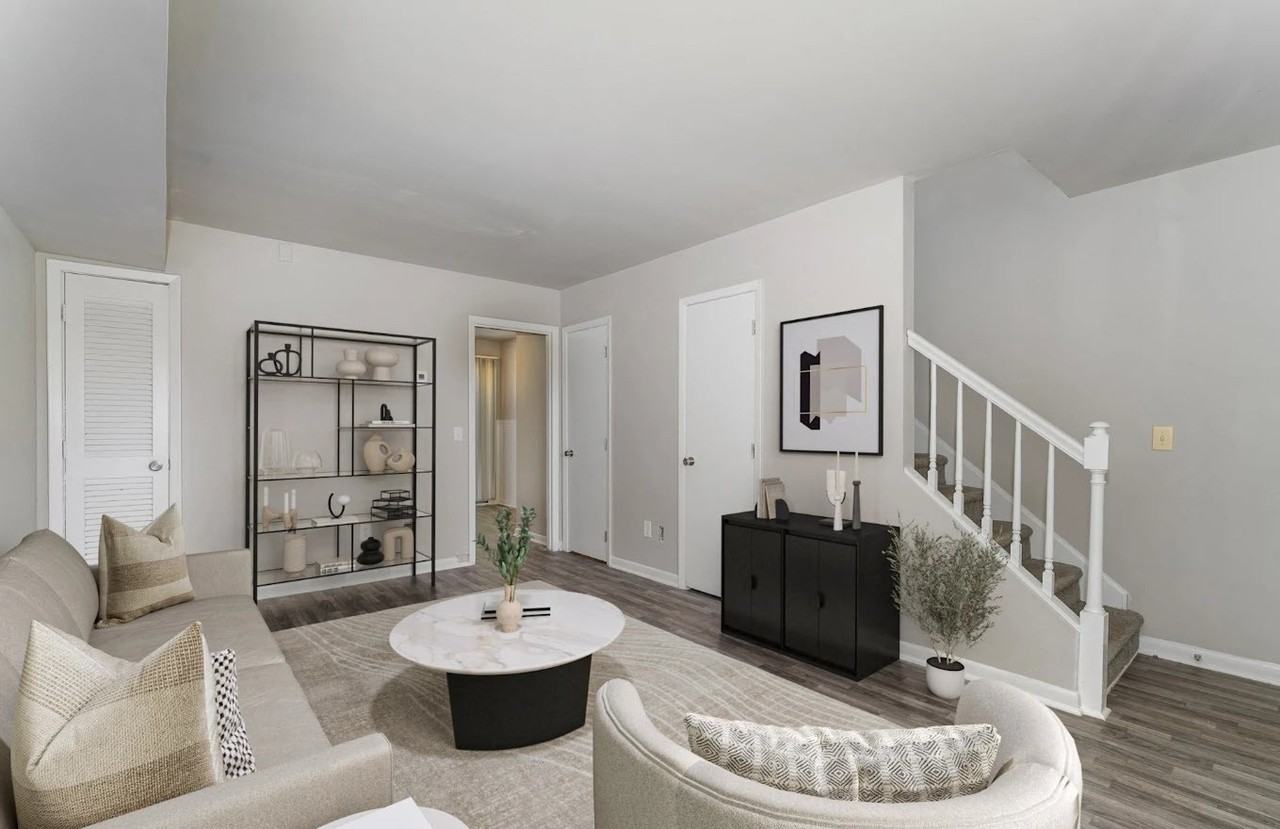 Meadowview Apartments & Townhomes - Photo 4 of 27