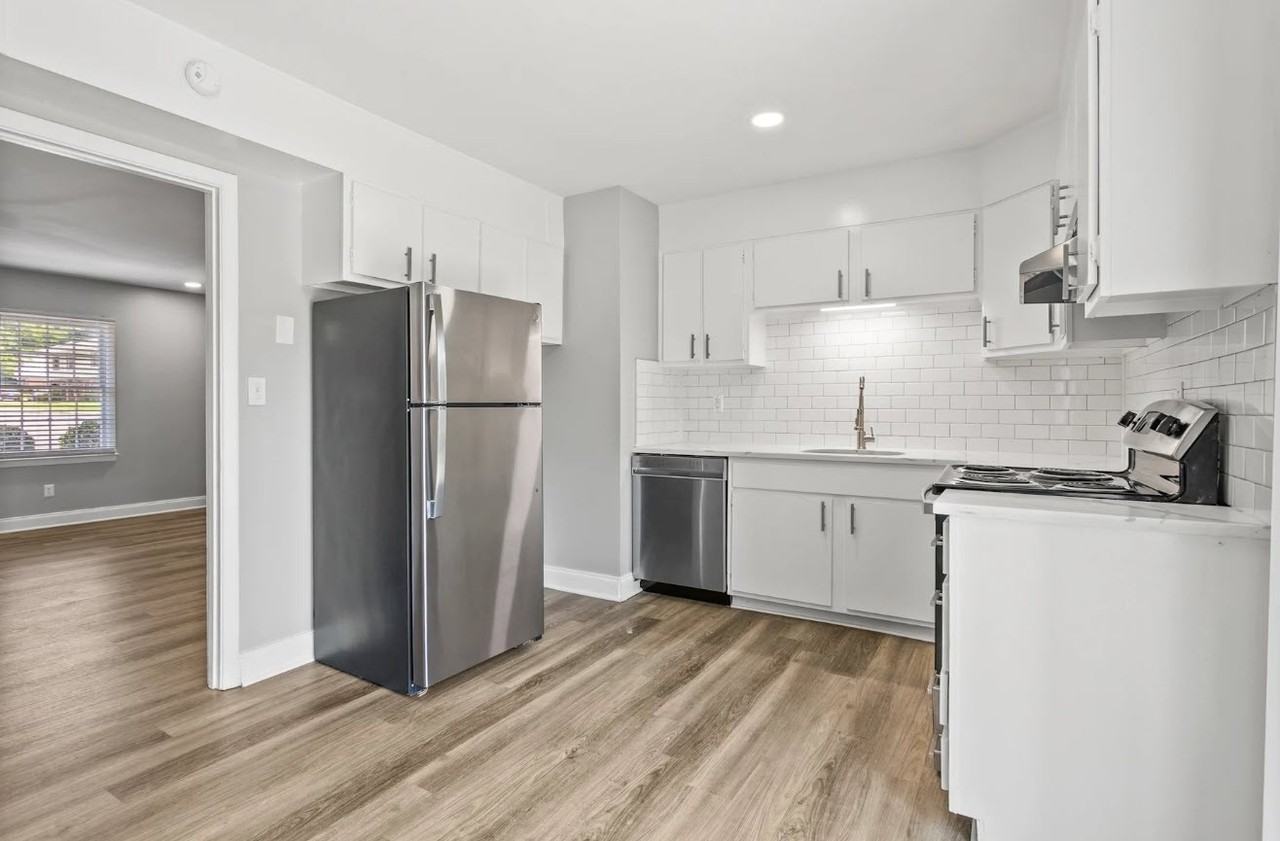 Meadowview Apartments & Townhomes - Photo 7 of 27