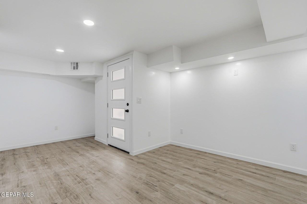 505 E Cliff Dr #5 - Photo 7 of 34