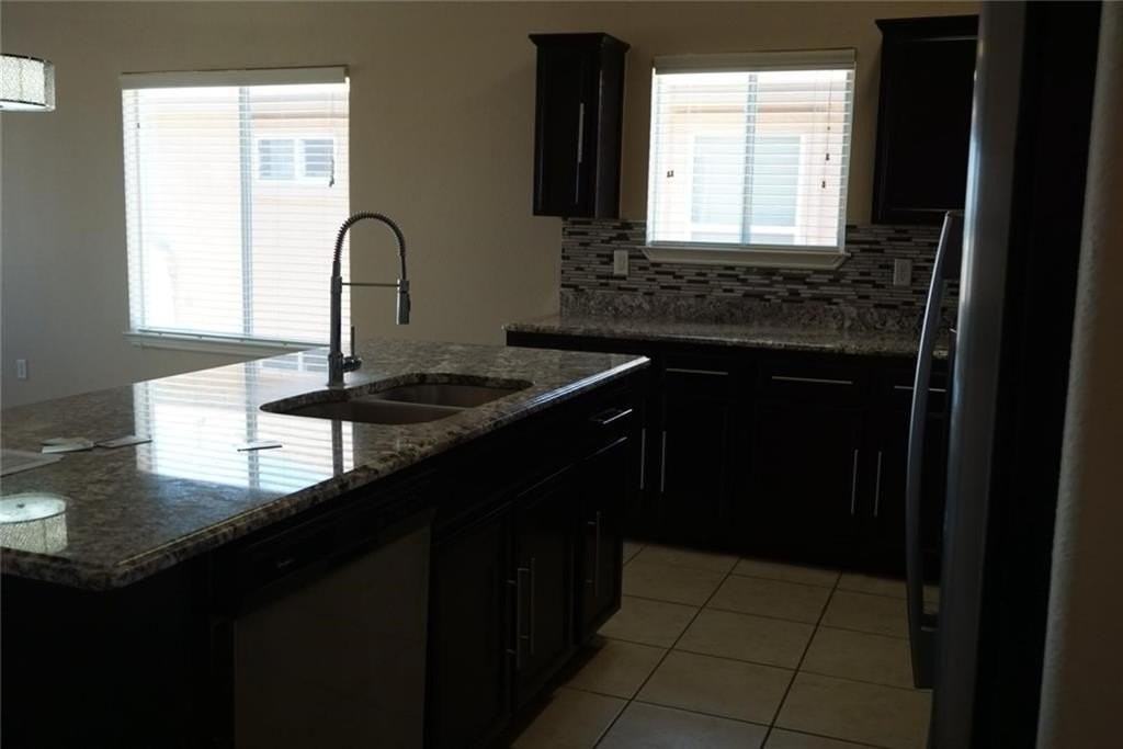 5828 Megan St - Photo 7 of 25