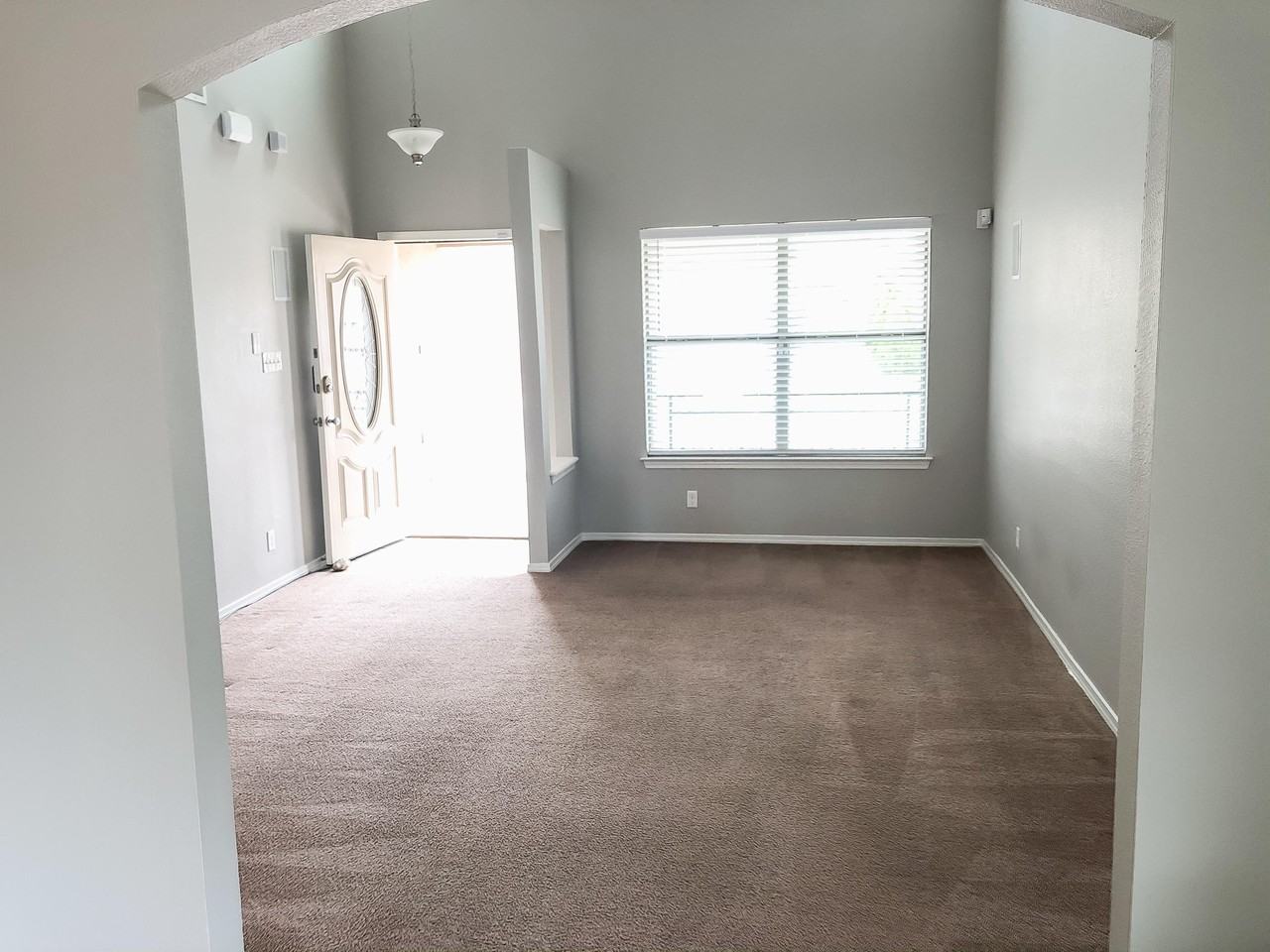 4017 Hueco Land Ln - Photo 4 of 38