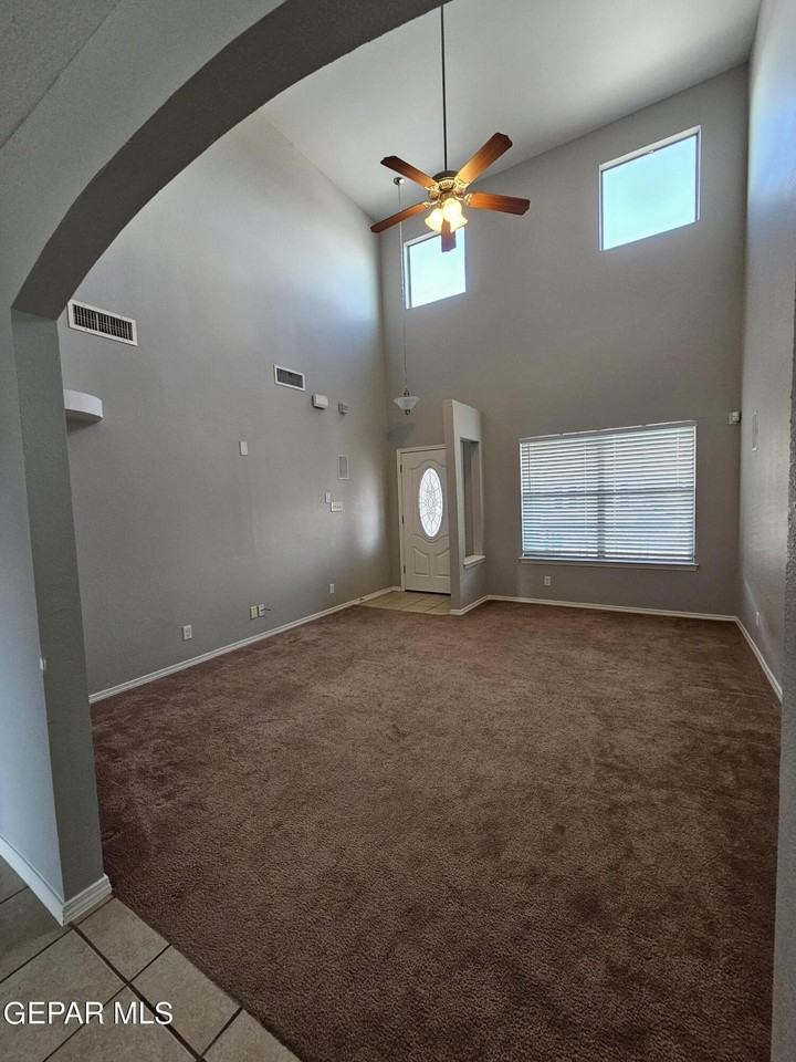 4017 Hueco Land Ln - Photo 5 of 38