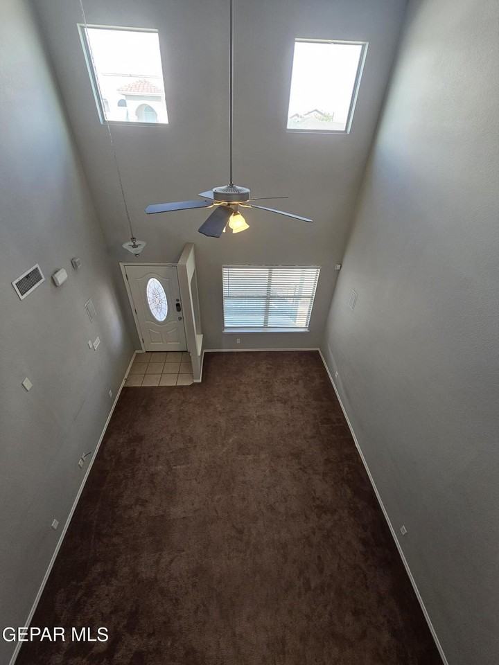 4017 Hueco Land Ln - Photo 7 of 38