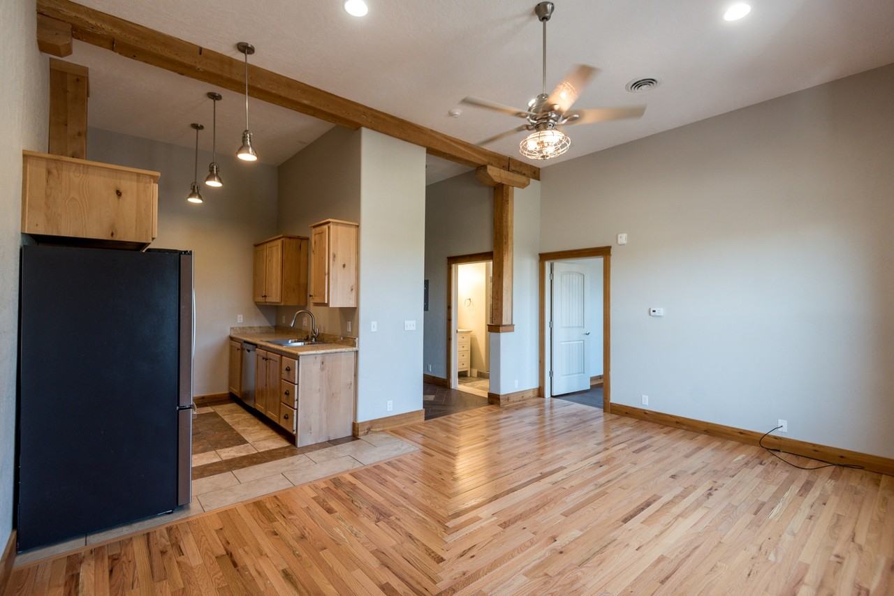 819 1st Avenue South - Photo 3 of 6