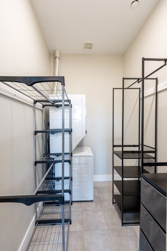 819 1st Avenue South - Photo 5 of 6