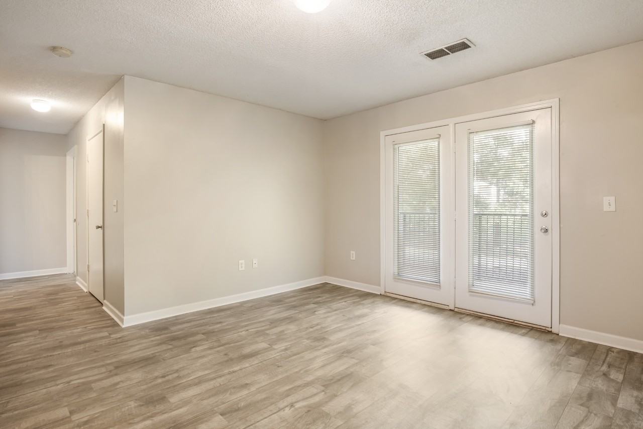 Pointe at 731 - Photo 5 of 29