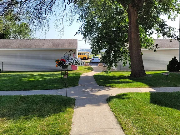 West Willow 1901 26th Ave NW - Photo 6 of 17