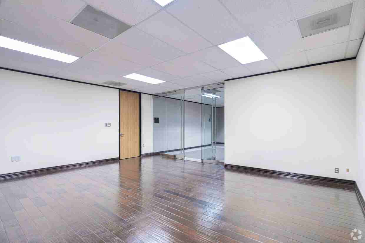 397 N Sam Houston Pkwy W #110 - Photo 6 of 15