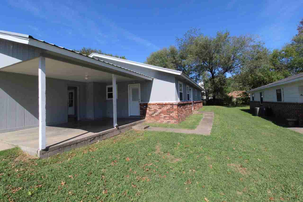 1908 Sycamore Place #A - Photo 3 of 23