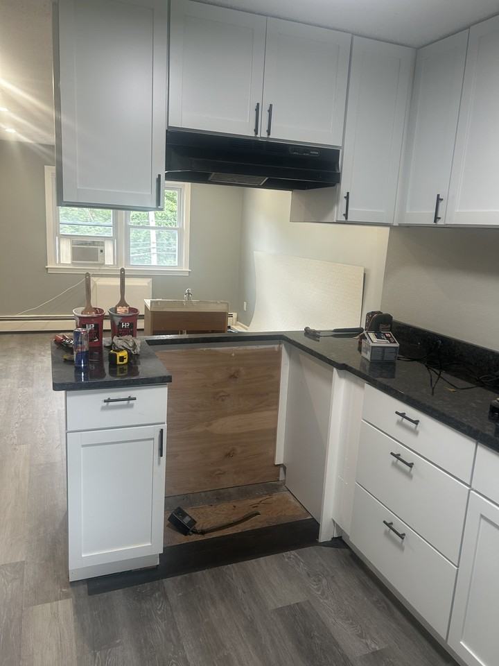 330 Mechanic Street - Photo 3 of 10