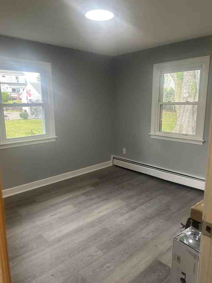 330 Mechanic Street - Photo 6 of 10