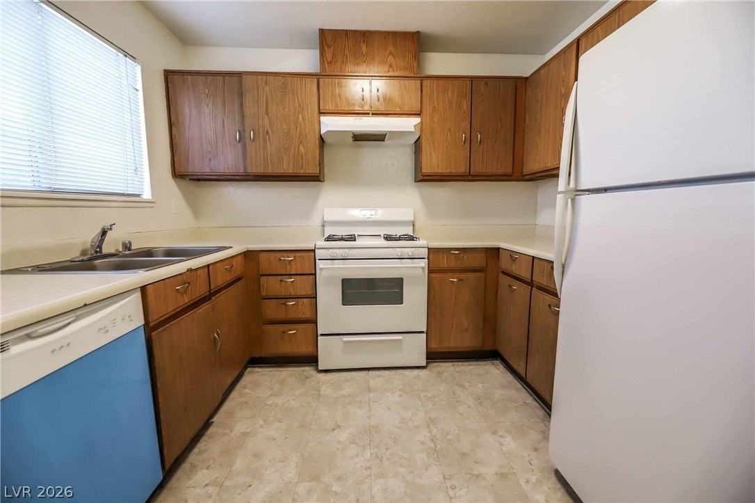 566 Kristin Ln - Photo 7 of 16