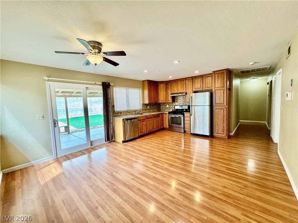 4245 Newhaven Dr - Photo 4 of 16