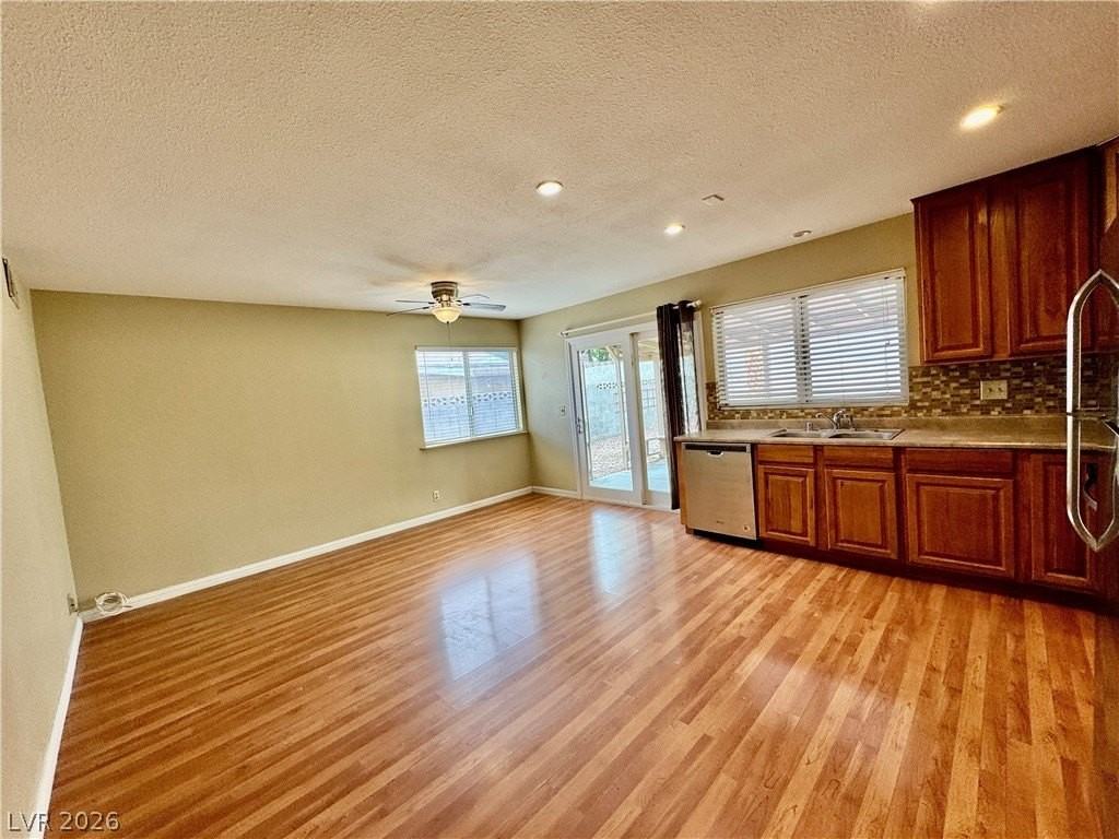 4245 Newhaven Dr - Photo 5 of 16