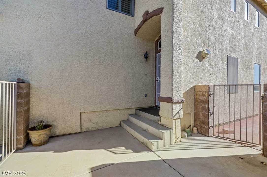 4626 Camden Bridge St - Photo 3 of 31