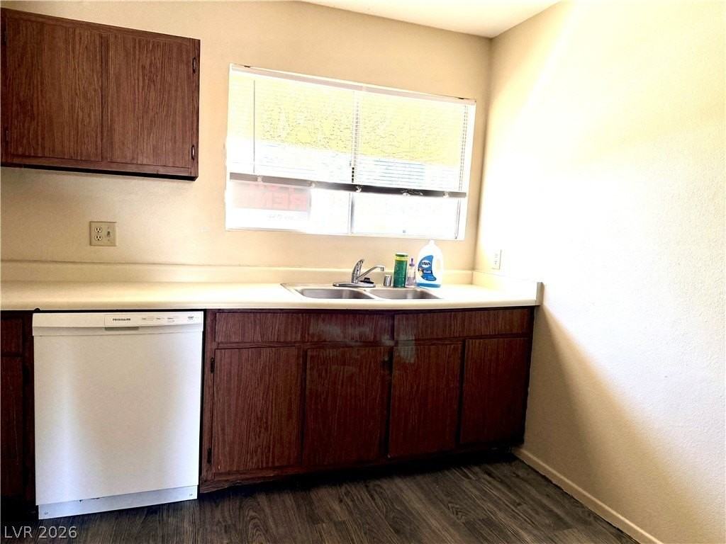 1303 Darlene Way #402B - Photo 3 of 12