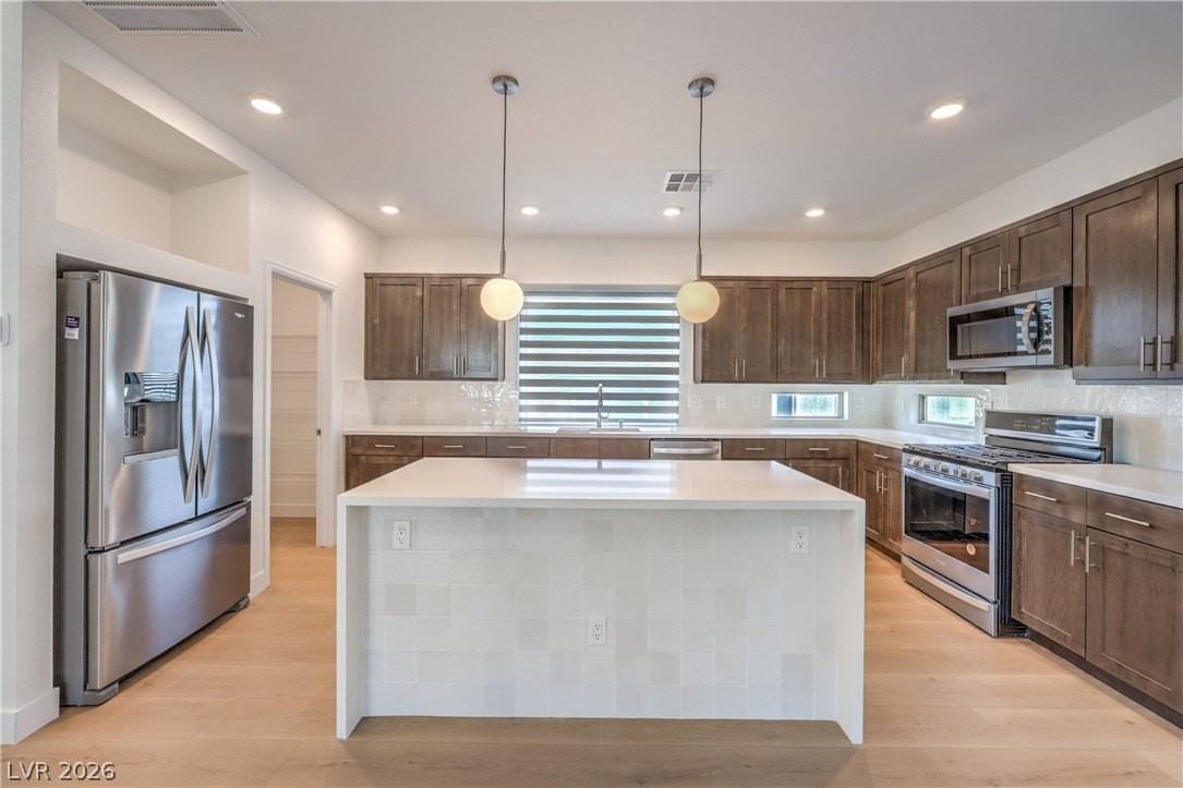 8144 Monsoon Bay St - Photo 6 of 39
