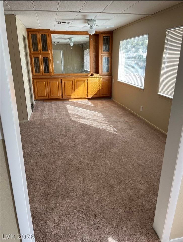 5374 N Sir Richard Dr - Photo 3 of 10