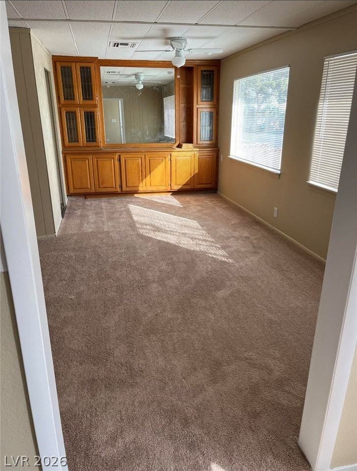 5374 N Sir Richard Dr - Photo 6 of 10