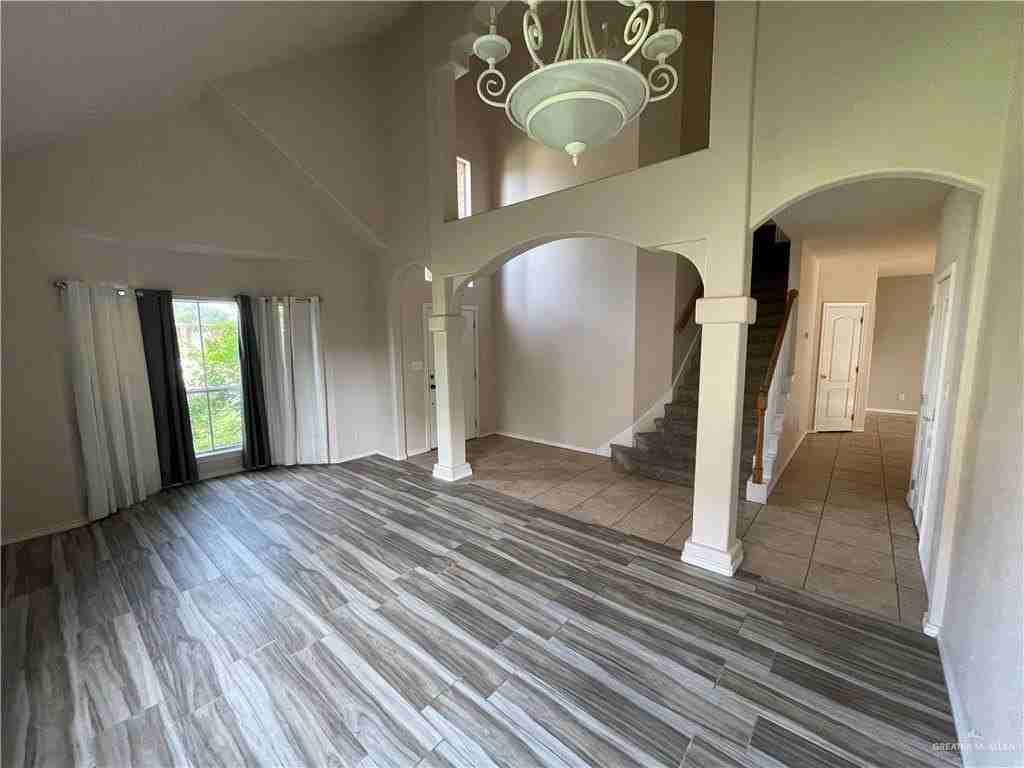 2515 Dove Ave - Photo 3 of 22