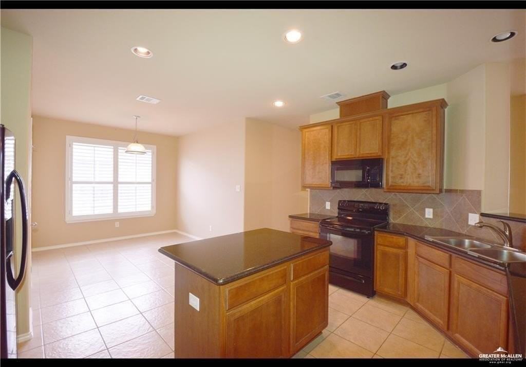 4507 Santa Lydia St - Photo 5 of 20