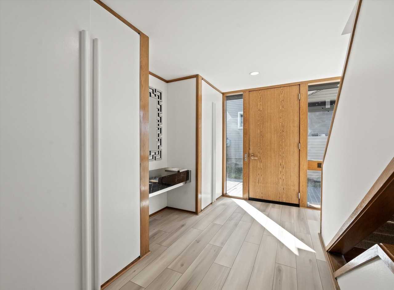 709 Ann St - Photo 5 of 30