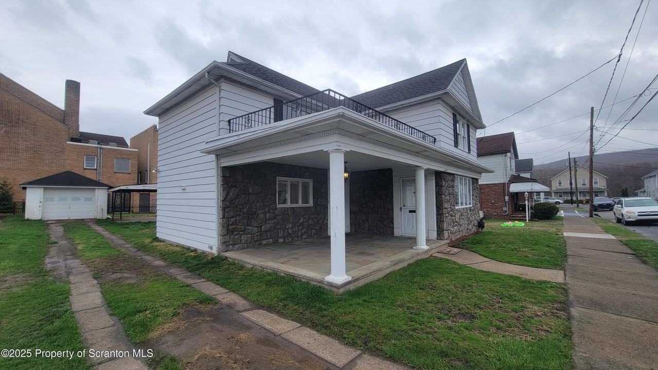 114 Dickson St - Photo 2 of 30