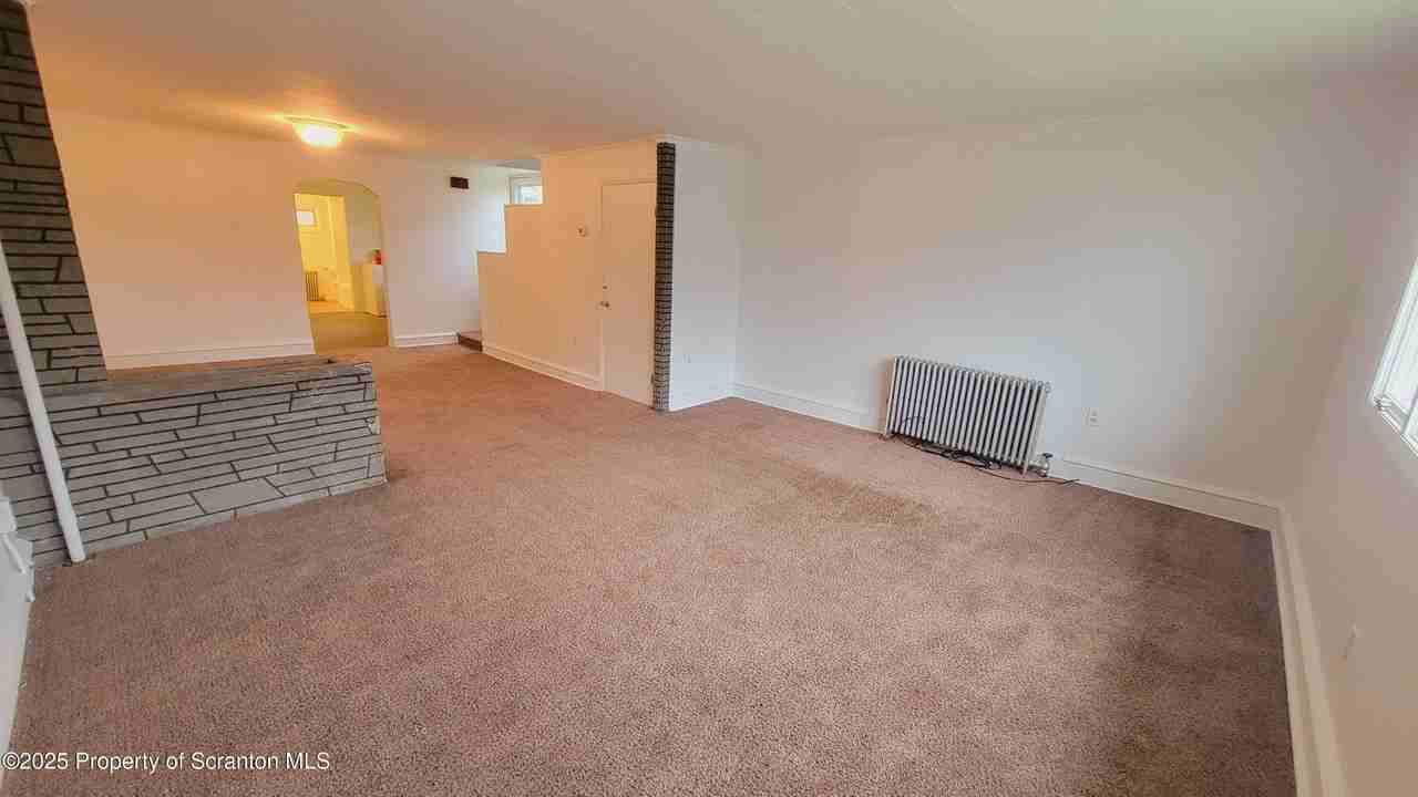 114 Dickson St - Photo 7 of 30