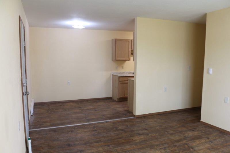 New Eastlawn Apartments - Photo 3 of 18